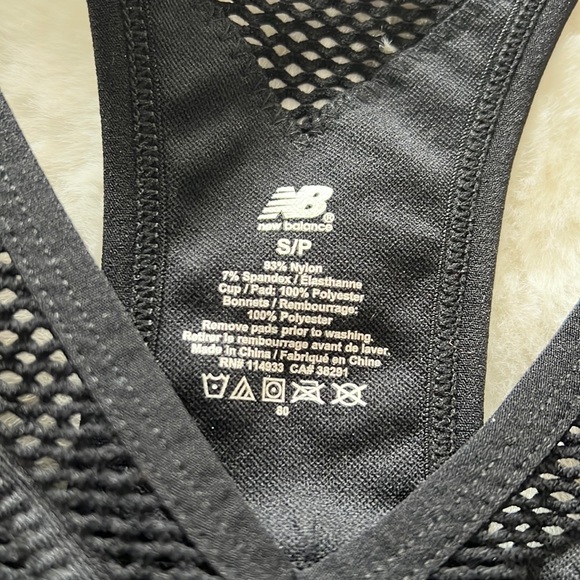 NEW New Balance Medium Impact Sports Bra with Removable Padding Black Size Small - Picture 3 of 9